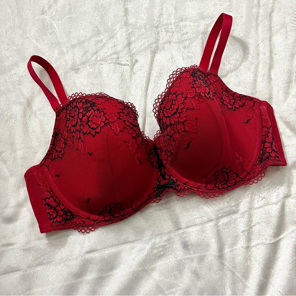 Adore Me New with Tags red lace bra size 42D